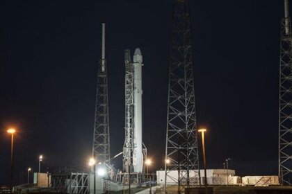 falcon9_onthepad.jpg.CROP.rectangle-large.jpg