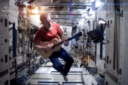 hadfield_spaceoddity.jpg
