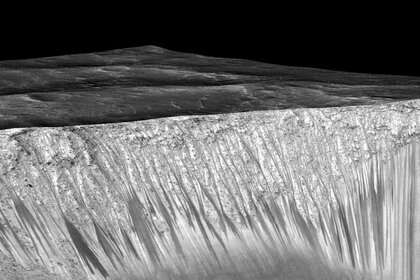 hirise_lineae_0.jpg