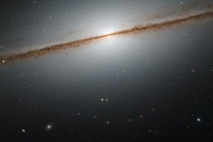hst_ngc7814.jpg.CROP.rectangle-large_0.jpg
