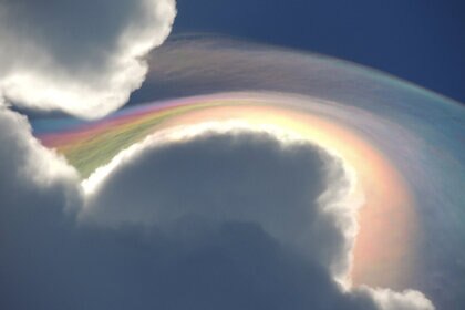 iridescent_pileus_cloud_0.jpg