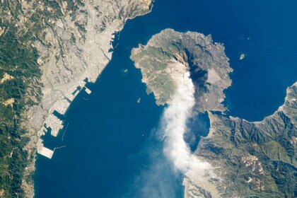 ISS_sakurajima_volcano_closeup.jpg