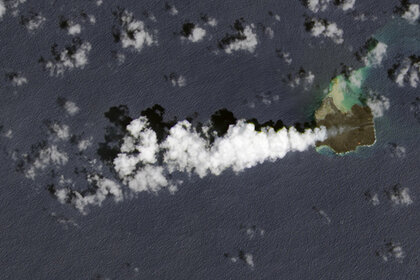 landsat_nishinoshima_aug2014.jpg
