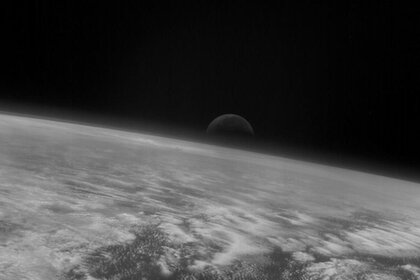 rosetta_moonrise.jpg.CROP.rectangle-large.jpg