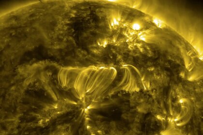 sdo_coiledloops_sep2013.jpg