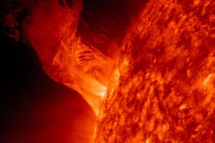 sdo_prominence_dec312012.jpg