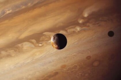 spacesuite.jpg.CROP.rectangle-large.jpg