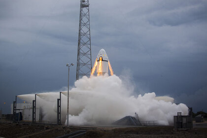 spacex_dragon_pad_abort_launch_1.jpg
