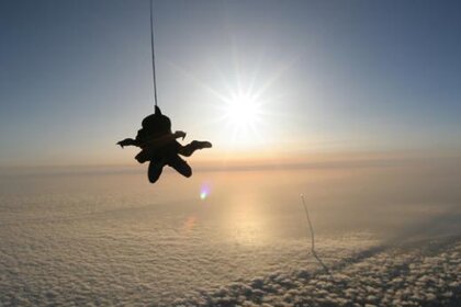 vandenberg_skydive_rocket.jpg.CROP.rectangle-large.jpg