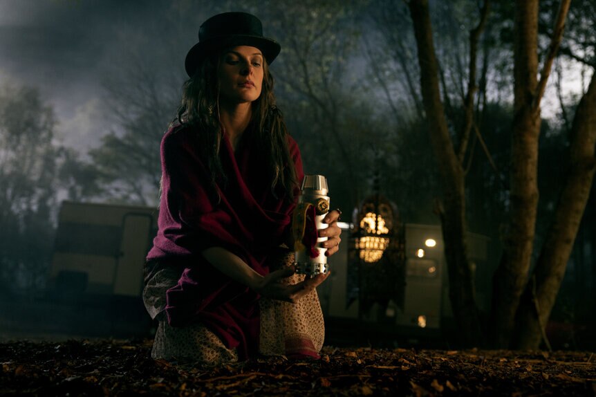 speling Mam Dominant Look of the Week: Rose the Hat's boho style in Doctor Sleep | SYFY WIRE