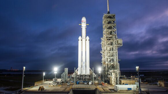 The Falcon Heavy sits on the launch pad in Florida, awaiting launch. Credit: SpaceX
