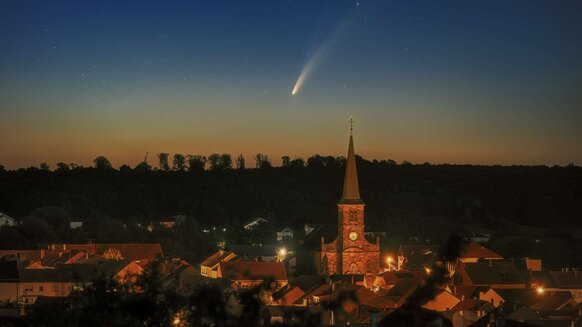 The comet C/2020 F3 NEOWISE rising over the village Spicheren, France on 07 July, 2020. Credit: Dr. Sebastian Voltmer