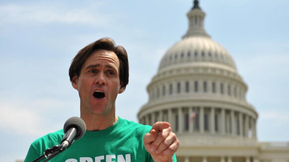 81405695-actor-jim-carrey-speaks-during-a-rally-in-front-of-the.jpg