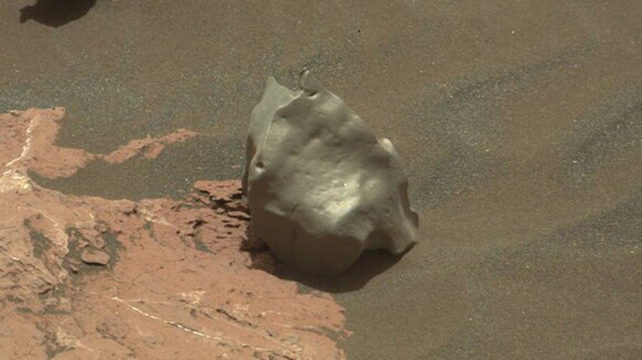 curiosity_meteorite_sol1577_0.jpg