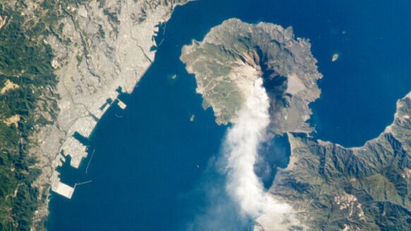 ISS_sakurajima_volcano_closeup.jpg