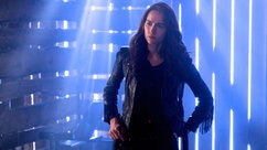 Wynonna_Earp_Gallery_305Recap_thumb