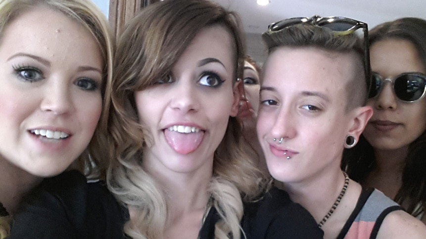 FaceOff_gallery_901Selfies_06.jpg