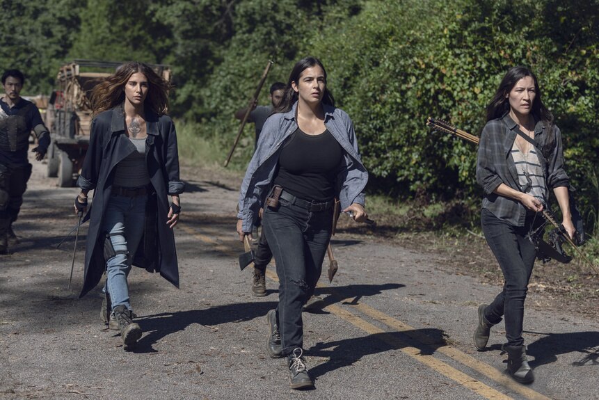 Alanna Masterson as Tara Chambler; group - The Walking Dead