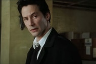 Constantine (Keanu Reeves) wears a suit in Constantine (2005).