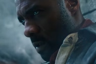 Roland Deschain (Idris Elba) glares in The Dark Tower (2017).