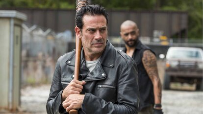 Negan (Jeffrey Dean Morgan) holds a bat in The Walking Dead Season 7 Episode 11.
