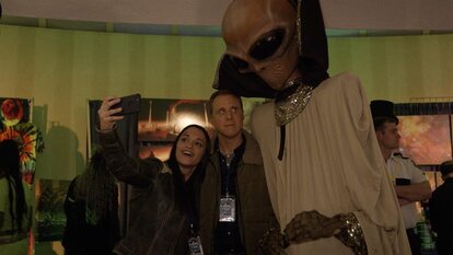 Harry Goes to an Alien Convention | Episode 9 in 60 Seconds