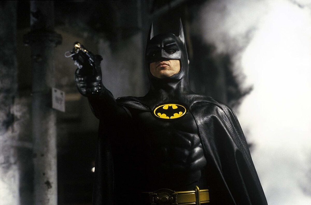 Mark Hamill Watches 1989 Batman DVD Extra | SYFY WIRE