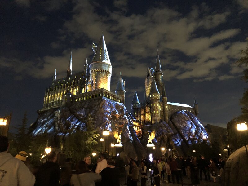 Wizarding World of Harry Potter Hogwarts light show