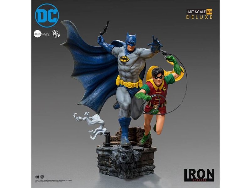 Iron Studios Batman statue