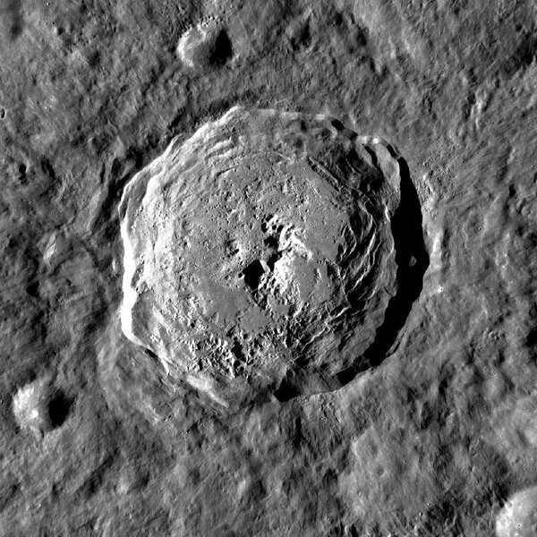 Jackson crater, an impact crater on the far side of the Moon. Credit: NASA/GSFC/Arizona State University