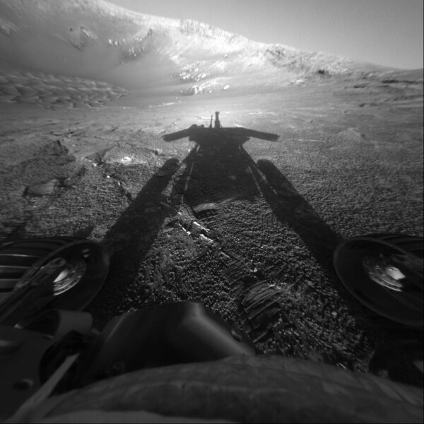 The Mars rover Opportunity casts a long shadow. Credit: NASA/JPL-Caltech