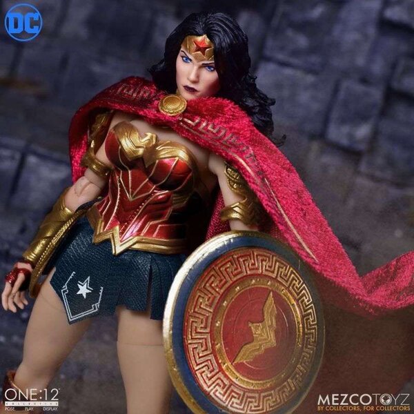 Mezco Toyz One_12 Wonder Woman