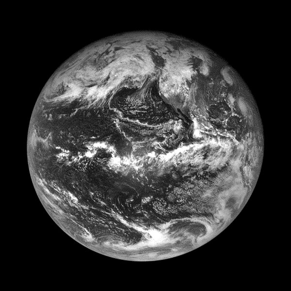 OSIRIS-REx took this image fo Earth from 110,000 kilometers away, after a flyby to change its trajectory. Credit: NASA/Goddard/University of Arizona/Lockheed Martin