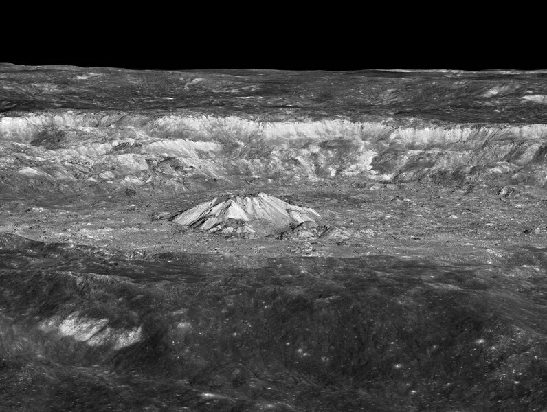 Wide view of the central peaks of Tycho crater.