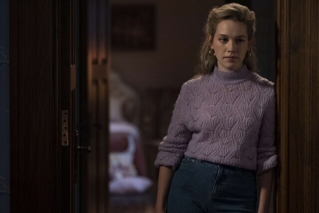Look of the Week: The romance of Dani's Bly Manor sweaters | SYFY WIRE