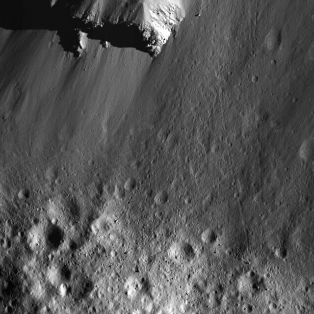 Boulders rolling downslope on the crater wall of Urvara on the protoplanet Ceres, taken by Dawn from a mere 45 km above the surface. Credit: NASA/JPL-Caltech/UCLA/MPS/DLR/IDA