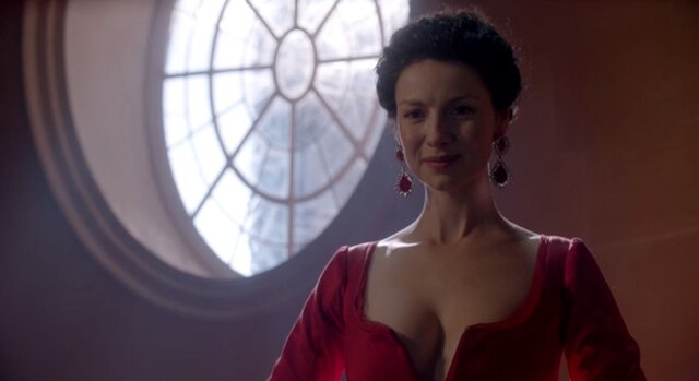Look of the Week: Claire's heart-shaped Outlander gown | WIRE