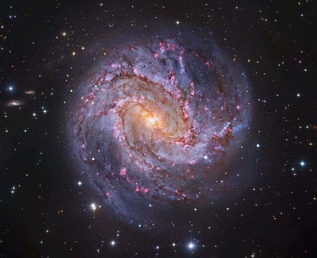 The ridiculously gorgeous spiral galaxy M 83. Credit: Robert Gendler / 8.2 Meter Subaru Telescope (NAOJ) / European Southern Observatories / Hubble Legacy Archive