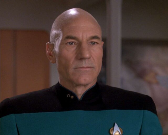 Picard,_lieutenant_junior_grade