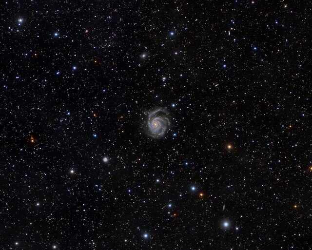 The grogeous spiral galaxy M101 hides near the handle of the Big Dipper. Credit: Rogelio Bernal Andreo