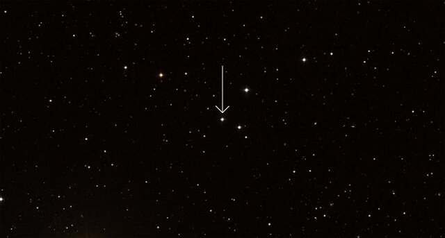 The star TOI-561 (arrowed) is ancient, about 10 billion years old, and has at least three planets orbiting it. Credit: ALADIN / DSS2
