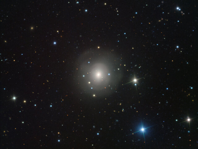 The Very Large Telescope was used to spot GW170817 in NGC 4993; it’s the dot just above and to the left of the galaxy’s core. Credit: ESO/A.J. Levan, N.R. Tanvir