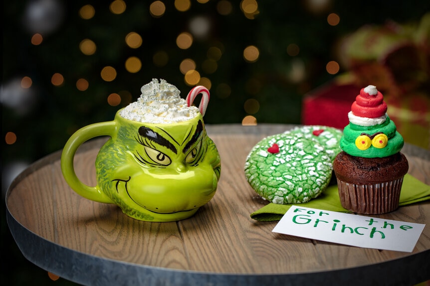 1_Grinch Cupcake and Cookie