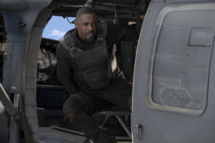 Hobbs & Shaw helicopter