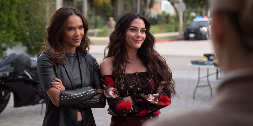 LUCIFER-Eve-Kissing-Maze_netflix