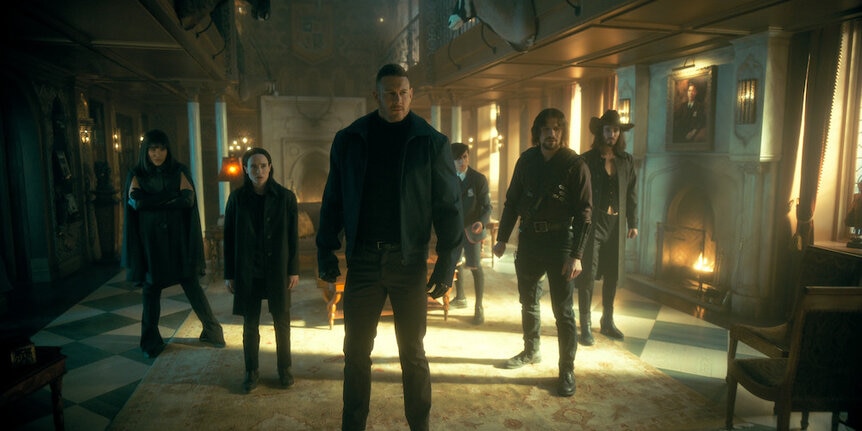 (L to R) Emmy Raver-Lampman as Allison Hargreeves, Elliot Page, Tom Hopper as Luther Hargreeves, Aidan Gallagher as Number Five, David Castañeda as Diego Hargreeves, Robert Sheehan as Klaus Hargreeves in episode 301 of The Umbrella Academy.