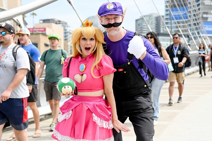 Princess Peach and Waluigi cosplayers at SDCC Day 3