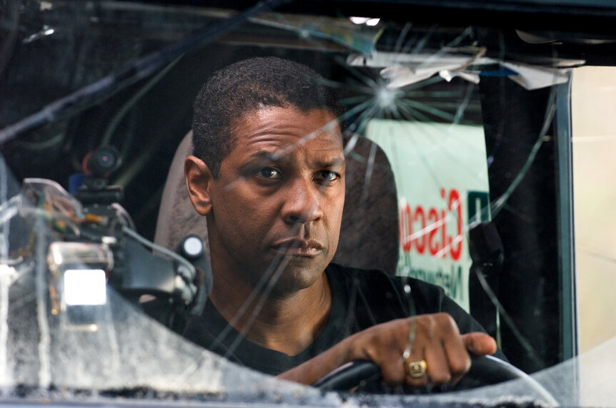 Denzel Washington on the set of the film Deja Vu (2006)