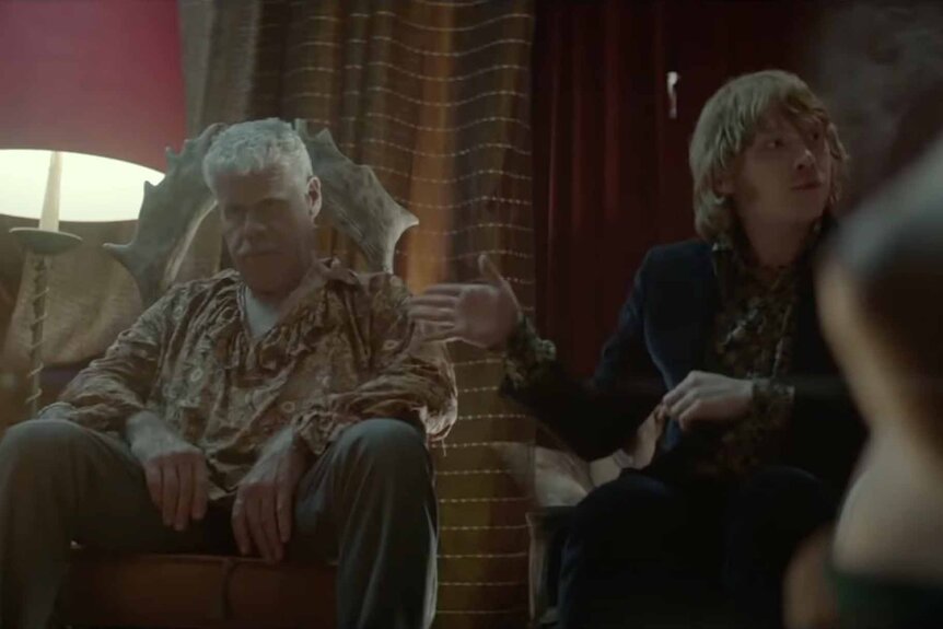 Kidman and Jonny sits together in Moonwalkers (2015).