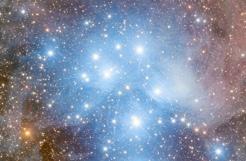 Detail of the central part of the Pleiades, showing more resolution on the wisps of dust reflecting the light of the brightest cluster members. Credit: Adam Block /Steward Observatory/University of Arizona